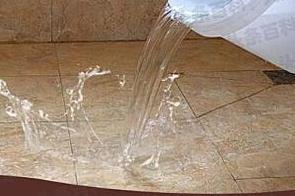揭阳市漏水维修 免砸砖防水材料该如何施工